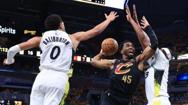 Image à la une de NBA: Cleveland relève la tête, Denver domine OKC en prolongations