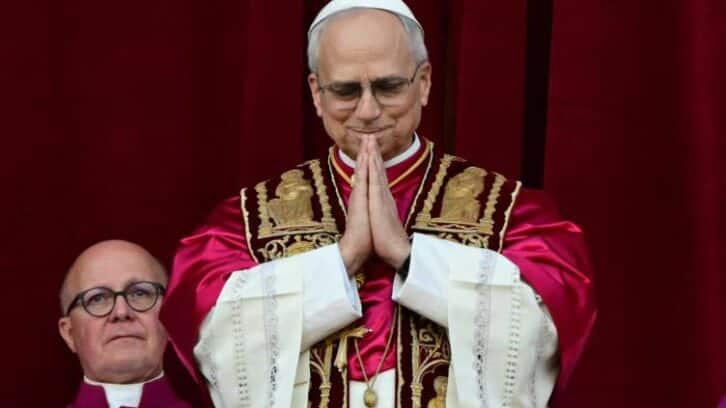 Image à la une de Le pape Léon XIV récite sa première prière dominicale à Saint-Pierre