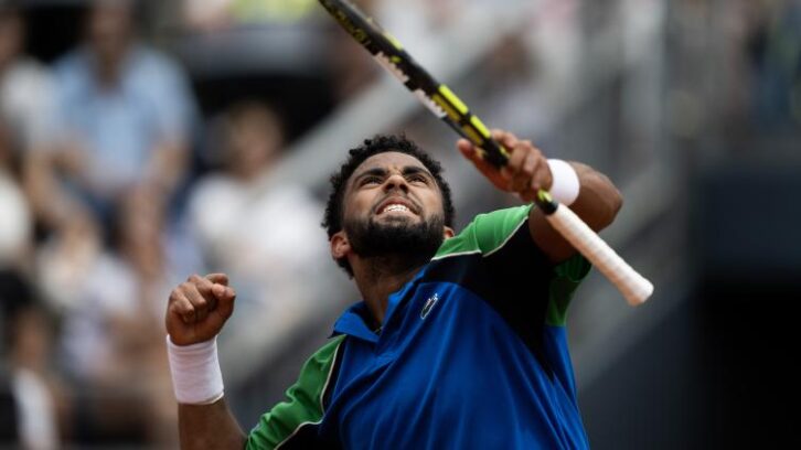 Image à la une de Masters 1000 de Rome: Fils en 8e de finale en renversant Tsitsipas
