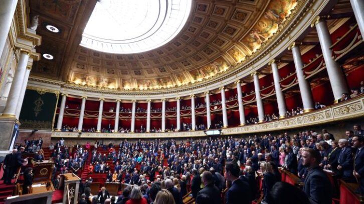 Image à la une de Assemblée: la réintroduction de néonicotinoïdes joue son match retour en commission