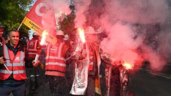 Image à la une de ArcelorMittal: les salariés à Paris, pour l’emploi et le futur de la sidérurgie