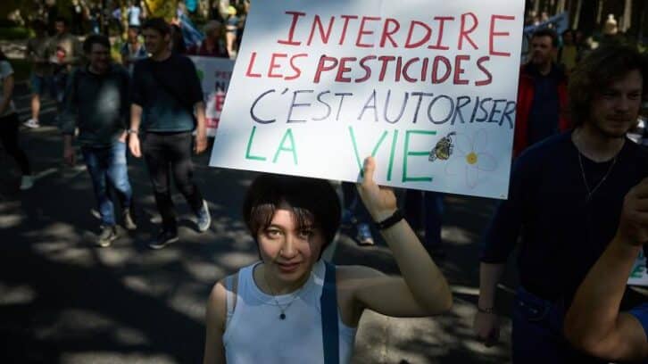 Image à la une de Pesticides: point d’étape, un an après l’adoption d’une nouvelle stratégie contestée