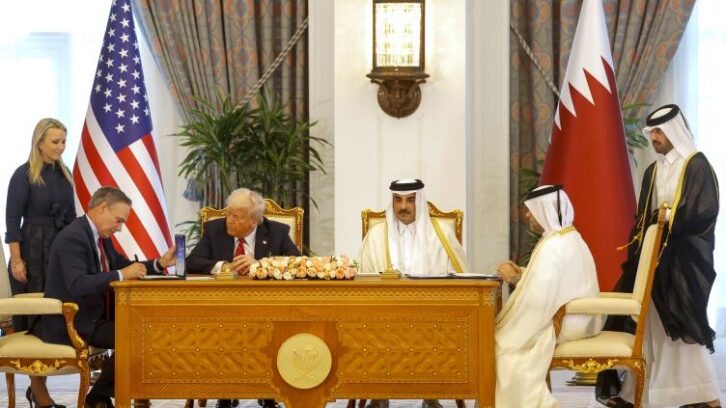 Image à la une de Commande record de 96 milliards de dollars du Qatar à Boeing, un signal fort pour l’avionneur