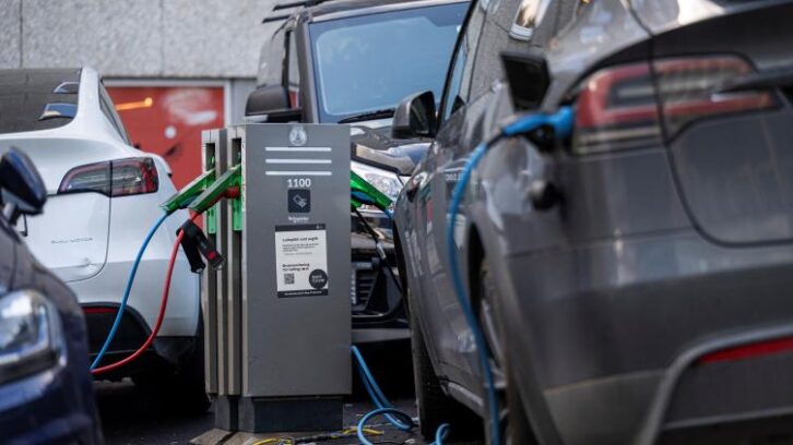 Image à la une de Voitures électriques: la Chine n’est plus le seul moteur mondial, analyse l’Agence de l’énergie