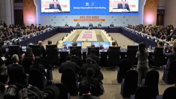 Image à la une de Commerce: les pays de l’Asie-Pacifique “inquiets”, Séoul reprend ses discussions avec Washington