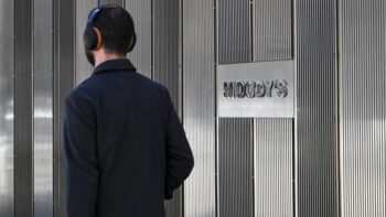 Image à la une de Moody’s prive la dette américaine de son triple A, coup dur pour Trump