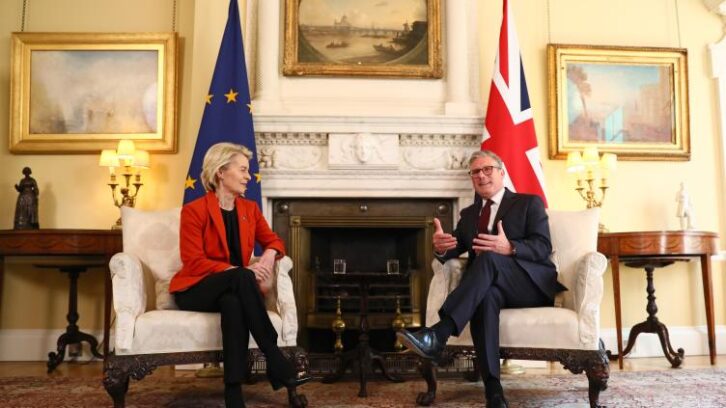 Image à la une de Premier sommet entre le Royaume-Uni et l’UE depuis le Brexit, centré sur la défense