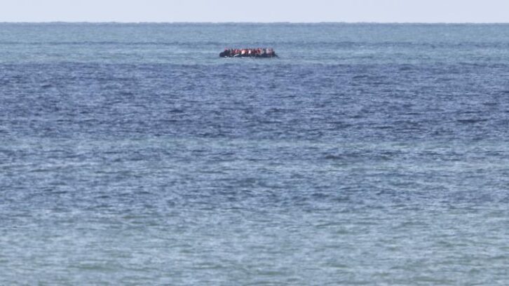 Image à la une de Un migrant décède, 61 personnes secourues lors d’un naufrage dans la Manche
