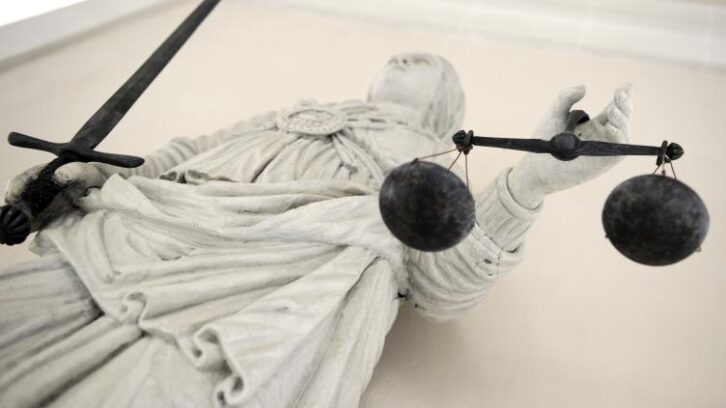 Image à la une de Vingt ans de prison requis contre un père accusé d’avoir poussé sa fille du pont de Saint-Nazaire