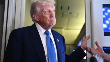 Image à la une de Ukraine: appel Trump-Poutine à venir, nouvelle tentative pour pousser à un cessez-le-feu