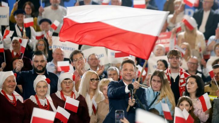 Image à la une de Le maire pro-européen de Varsovie remporte de justesse le premier tour de la présidentielle polonaise