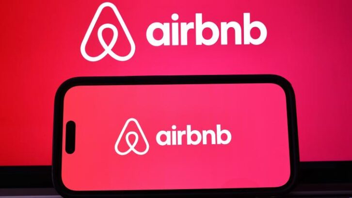 Image à la une de Le gouvernement espagnol demande à Airbnb de retirer 65.000 annonces illégales