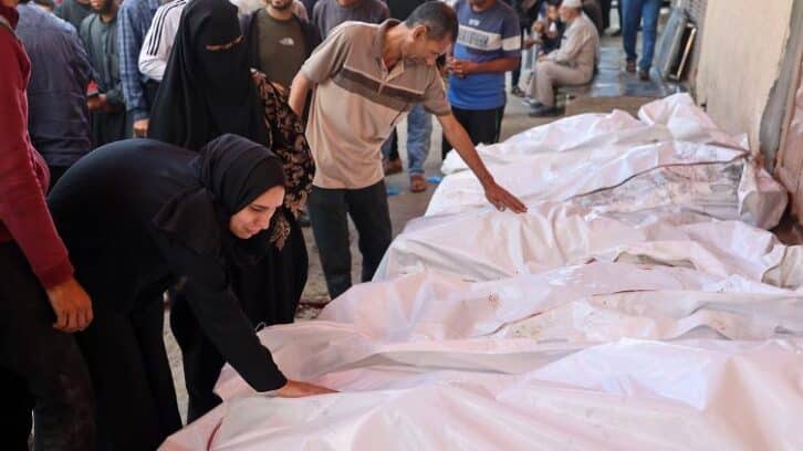 Image à la une de Gaza : Israël intensifie son offensive, la Défense civile annonce 44 morts