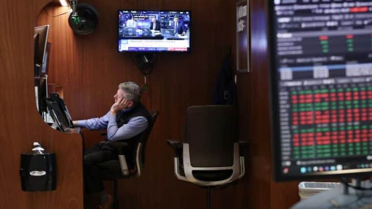 Image à la une de Wall Street ouvre en baisse dans l’attente de son prochain catalyseur