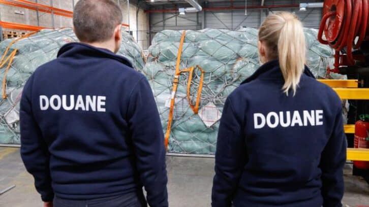 Image à la une de Bruxelles propose des frais de 2 euros sur chaque petit colis entrant dans l’UE