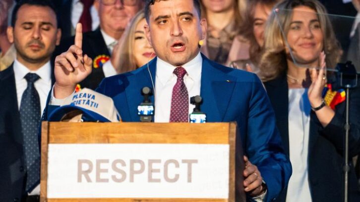 Image à la une de L’extrême droite roumaine demande l’annulation de la présidentielle pour “ingérences”
