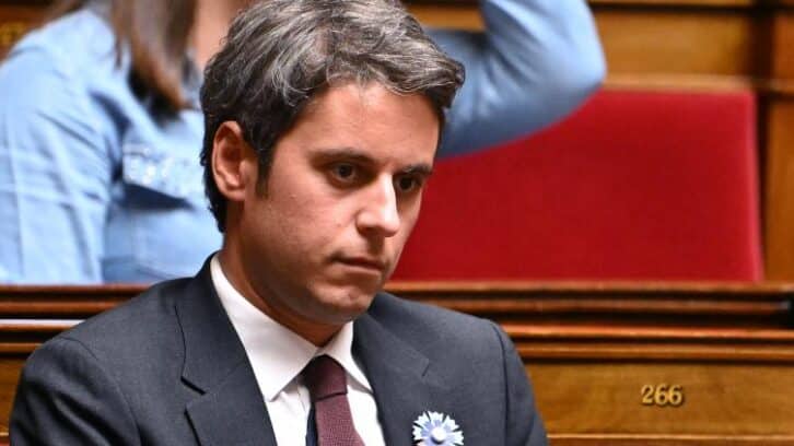 Image à la une de Renaissance veut interdire le voile pour les moins de 15 ans et prône “une deuxième loi séparatisme”
