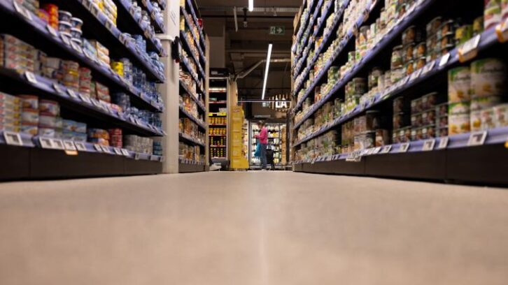 Image à la une de Agroalimentaire: sept associations accusent les supermarchés de “brader” la santé des consommateurs