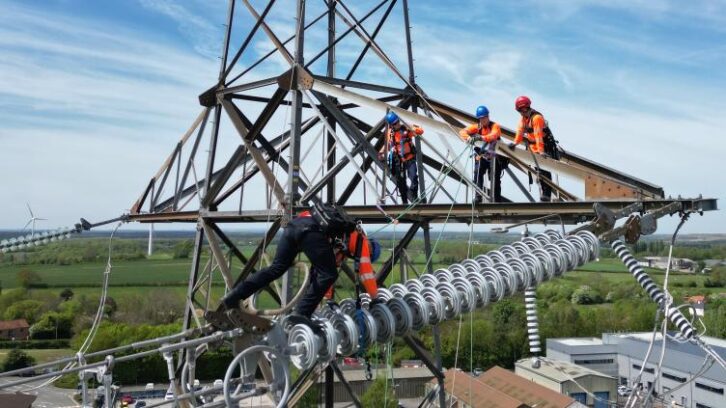 Image à la une de Transition énergétique: embauche électriciens de haut vol pour recâbler le Royaume-Uni