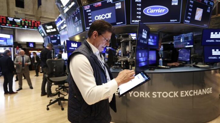 Image à la une de Wall Street termine près de l’équilibre, surmonte ses craintes sur le budget américain