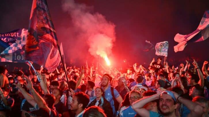 Image à la une de Italie: Naples retrouve les sommets et s’embrase