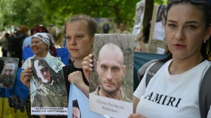 Image à la une de Attaque russe massive sur Kiev à l’aube d’un deuxième échange de prisonniers