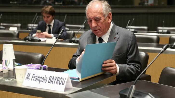 Image à la une de François Bayrou publie son dossier Bétharram