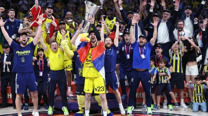 Image à la une de Basket: Monaco trop court en finale de l’Euroligue contre Fenerbahçe