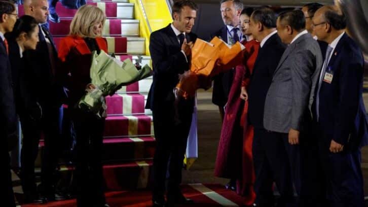 Image à la une de Macron au Vietnam, pays test pour sa “stratégie indopacifique” face à Trump et Xi