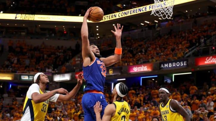 Image à la une de NBA: Karl-Anthony Towns, immense, relance les Knicks à Indianapolis
