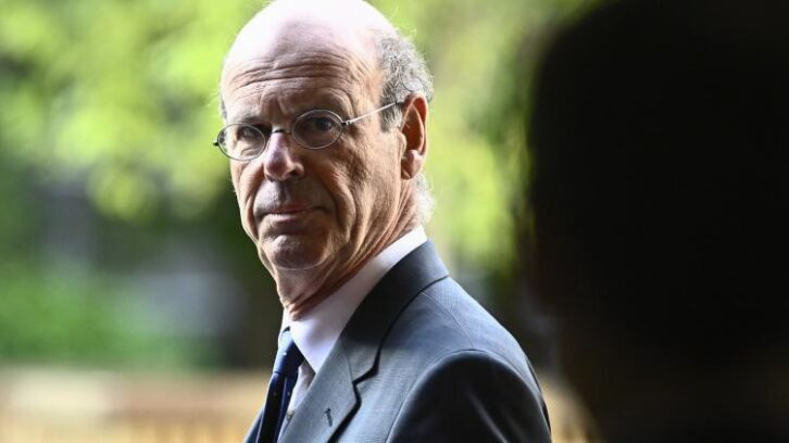 Image à la une de Déport d’Eric Lombard: un casse-tête inédit pour le gouvernement