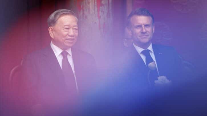 Image à la une de Devant les étudiants vietnamiens, la leçon de Macron sur la “désinhibition des superpuissances”