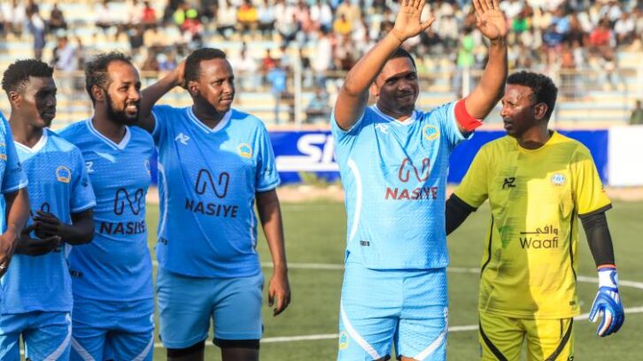 Image à la une de Eto’o, Adebayor et Okocha jouent en Somalie pour “changer la perception” du pays