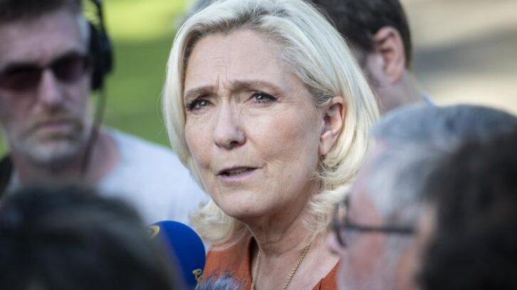 Image à la une de En Nouvelle-Calédonie, Marine Le Pen veut imposer sa “méthode” pour relancer les discussions