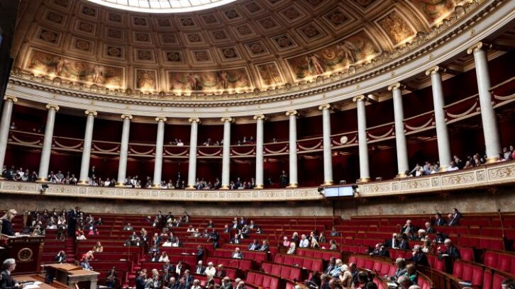 Image à la une de Loi simplification: après le recul du ZAN, l’Assemblée approuve la suppression des “zones à faibles émissions”
