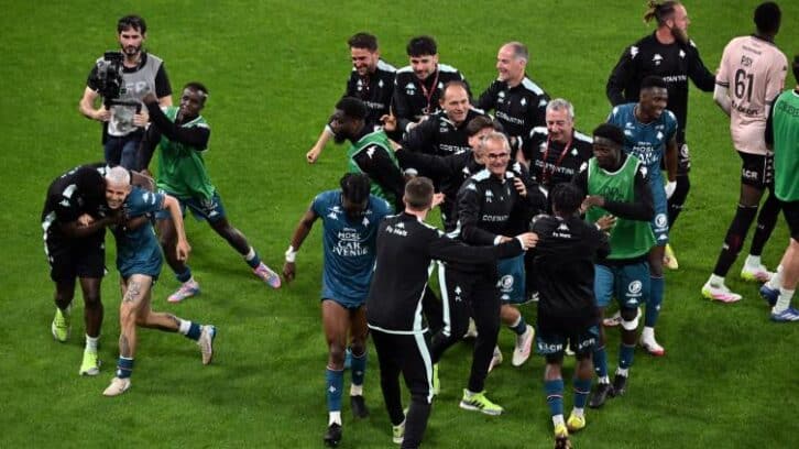 Image à la une de Foot: Metz remonte en Ligue 1 et envoie Reims en Ligue 2