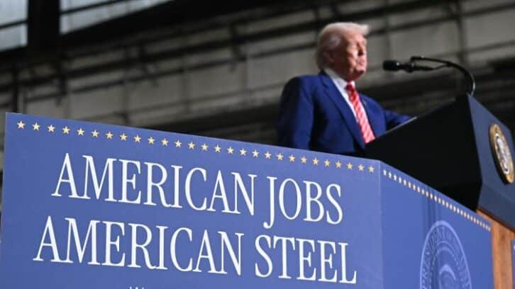 Image à la une de Trump se cramponne à ses droits de douane, double ceux sur l’acier et l’aluminium importés