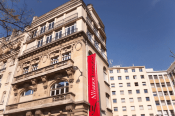 Image à la une de Art oratoire : trois lycéens malgaches illuminent Paris
