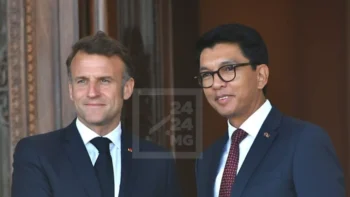 Image à la une de OCÉAN INDIEN – La facilitation des déplacements vers La Réunion soulevée par Andry Rajoelina auprès d’Emmanuel Macron, selon Rafaravavitafika Rasata