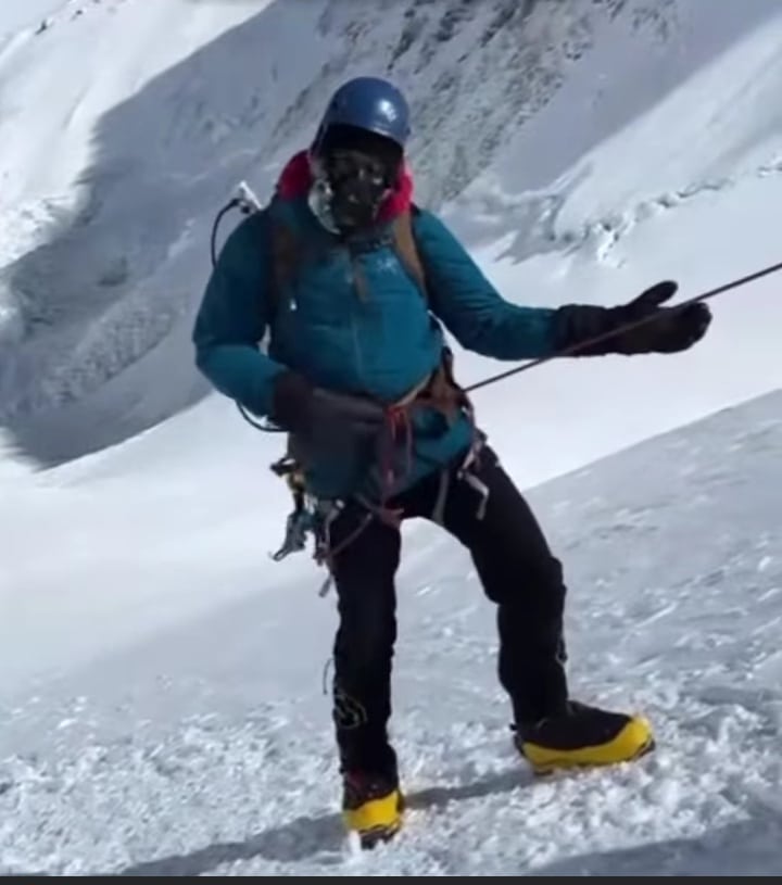 Image à la une de EVEREST – La famille Bouka aux abords  du camp 3