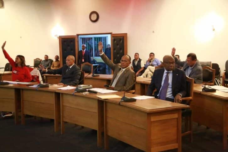 Image à la une de SÉNAT – La loi sur le Toaka gasy adoptée à l’unanimité