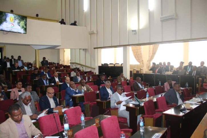 Image à la une de Assemblée nationale : Le premier ministre défend son bilan