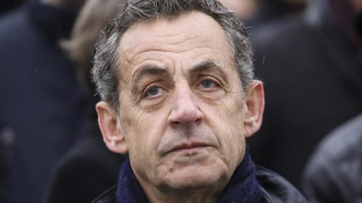 Image à la une de Nicolas Sarkozy privé de la Légion d’honneur après sa condamnation