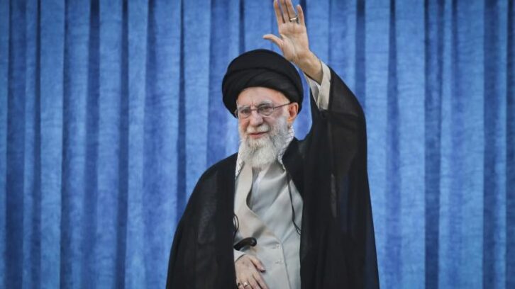 Image à la une de Guerre Iran-Israël : religieux, militaires, politiques… qui détient le pouvoir à Téhéran ?