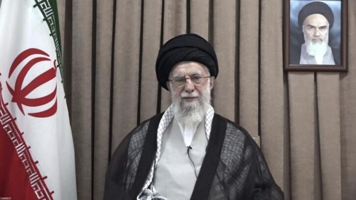 Image à la une de “L’Iran ne se rendra jamais” : Ali Khamenei défie Donald Trump