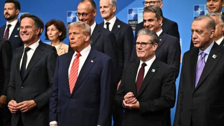 Image à la une de À La Haye, Donald Trump se réjouie de la hausse des dépenses militaires