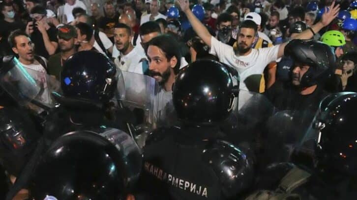 Image à la une de Serbie : quelque 140 000 manifestants réclament des élections dans la rue