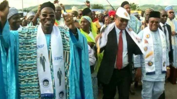 Image à la une de Cameroun : pourquoi le ministre de l’Emploi Issa Tchiroma Bakary tourne le dos à Paul Biya