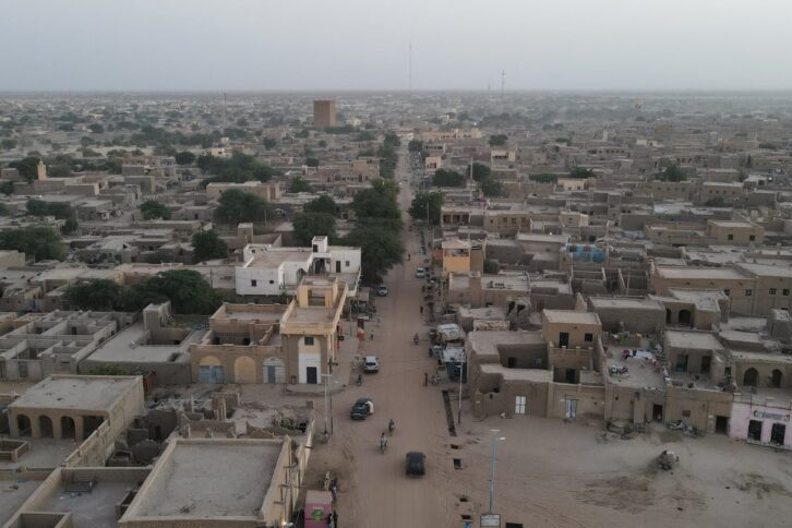 Image à la une de Mali : le JNIM revendique l’attaque d’un camp militaire en plein centre de Tombouctou