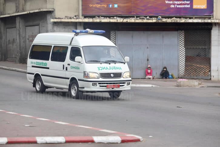 Image à la une de SANTÉ PUBLIQUE  –  Les ambulances en nombre insuffisant